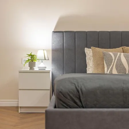 Deluxe & Grand Z15 In A Prime Location Appartement